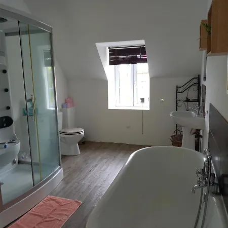 La Fermette - D'hotes Dans Environnement Calme Et Arbore *